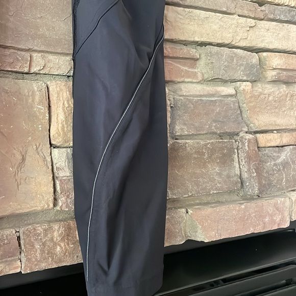 LIKE NEW LULULEMON Leggings! - Picture 5 of 11